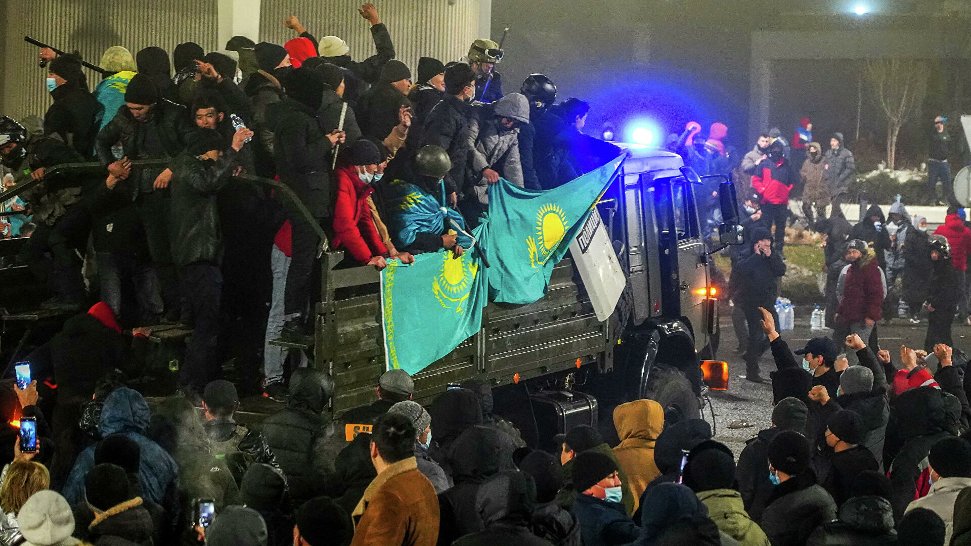 Революционные события и военная интервенция в Казахстане